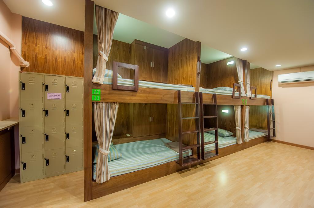Full House Hotel Банкок Стая снимка