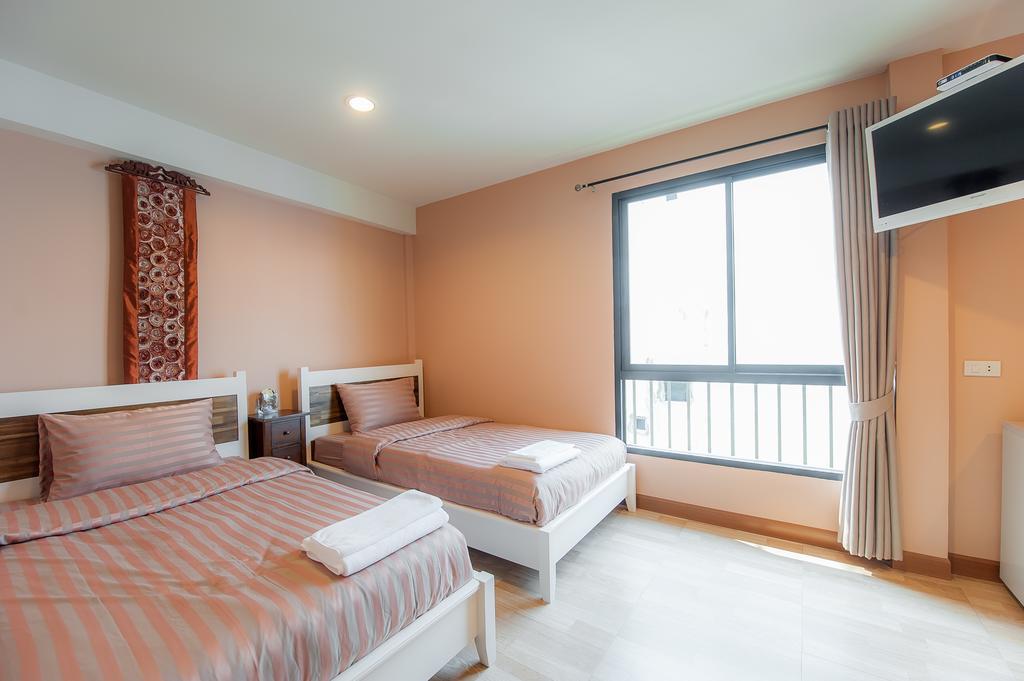 Full House Hotel Банкок Стая снимка
