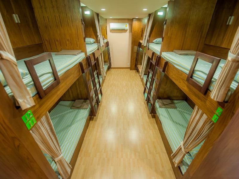 Full House Hotel Банкок Екстериор снимка